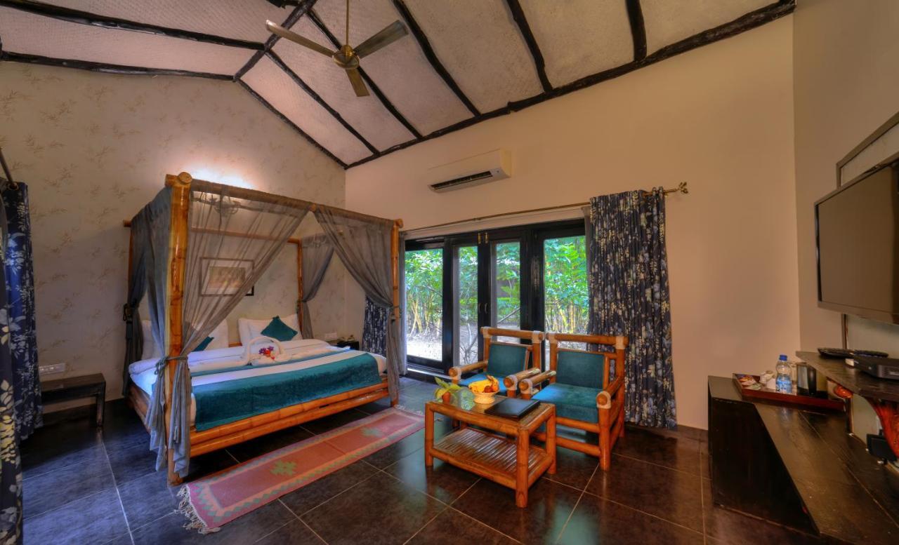 Aranyak Resort Tala  Exterior photo