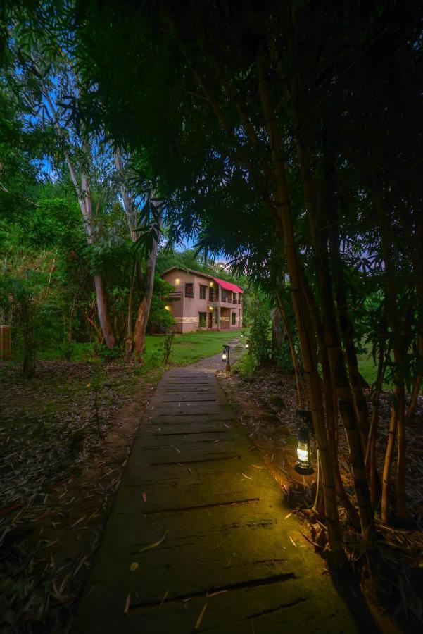 Aranyak Resort Tala  Exterior photo