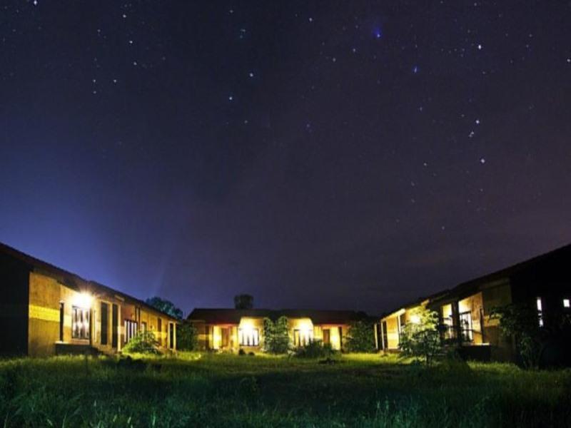 Aranyak Resort Tala  Exterior photo