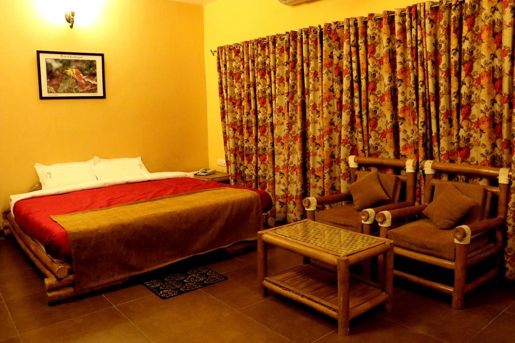 Aranyak Resort Tala  Exterior photo