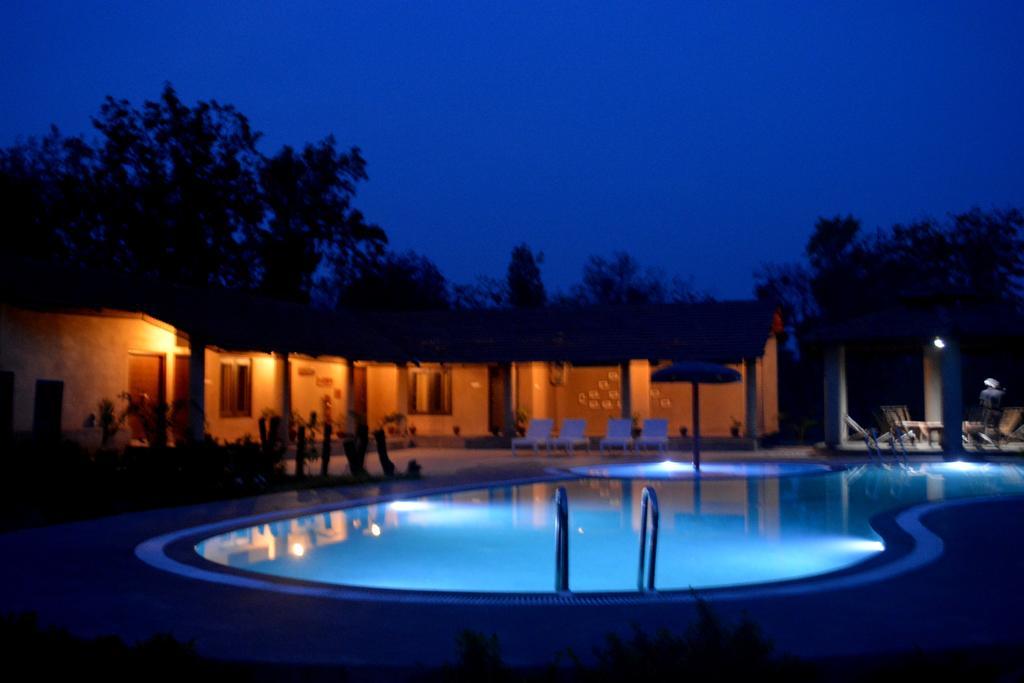 Aranyak Resort Tala  Exterior photo