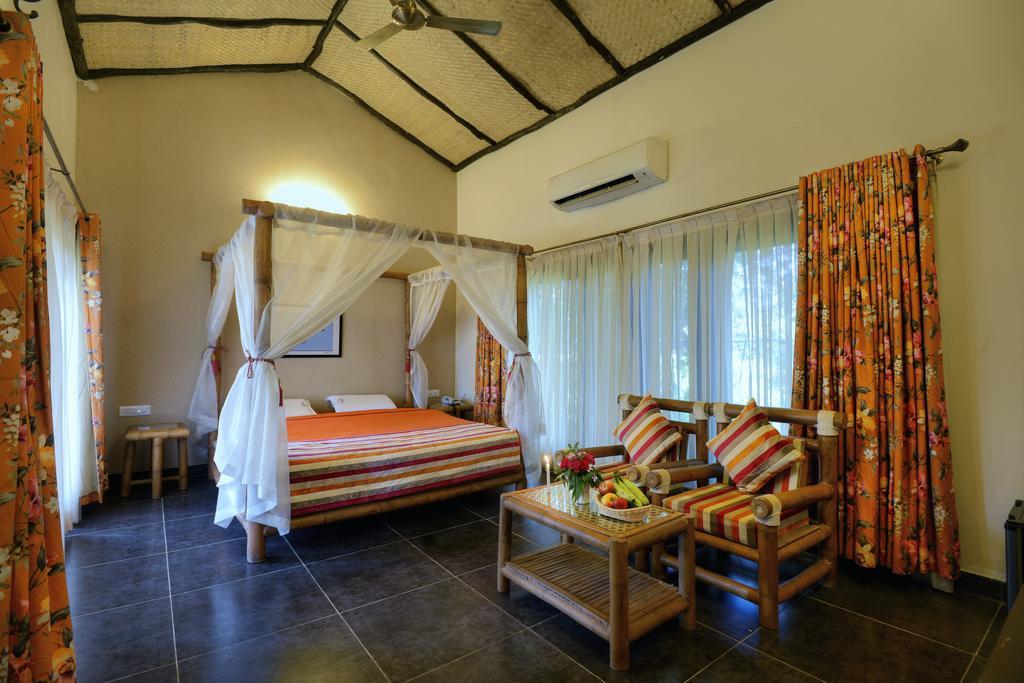 Aranyak Resort Tala  Exterior photo