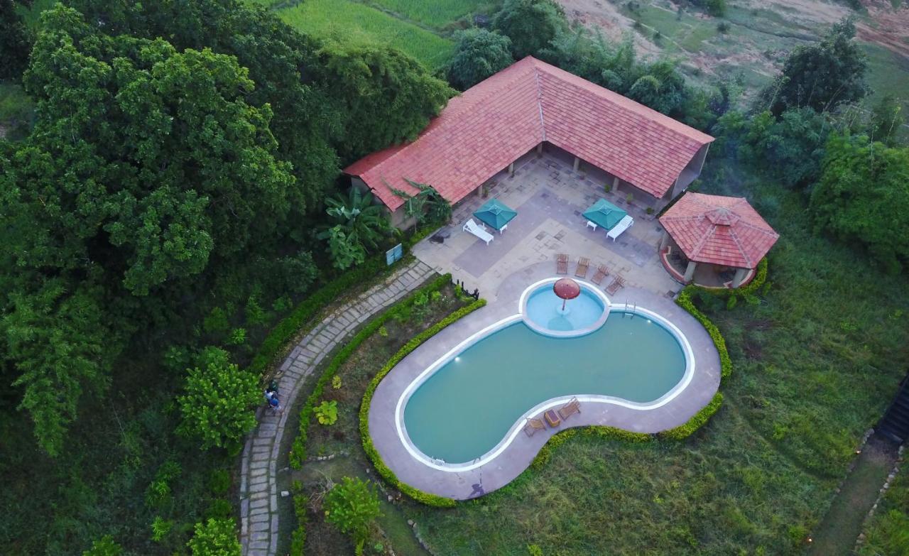 Aranyak Resort Tala  Exterior photo