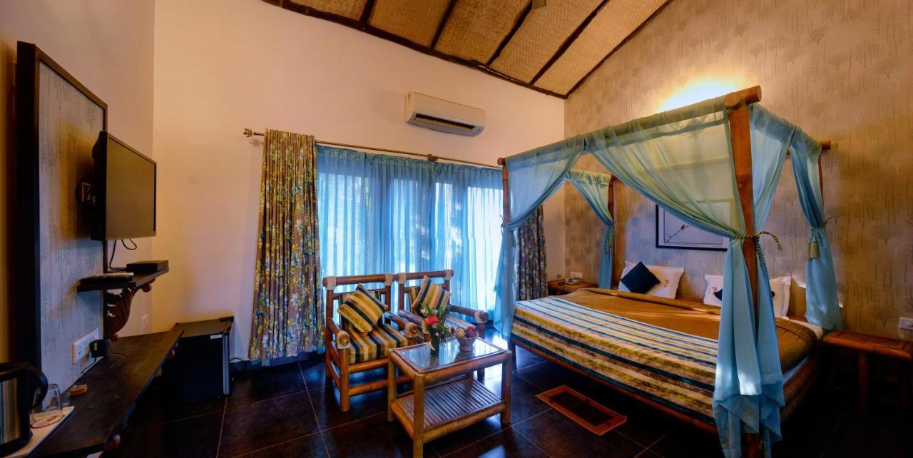 Aranyak Resort Tala  Exterior photo