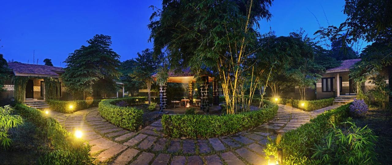 Aranyak Resort Tala  Exterior photo